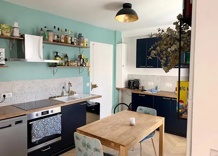 New & Cosy Beautiful Close Marais! Parijs